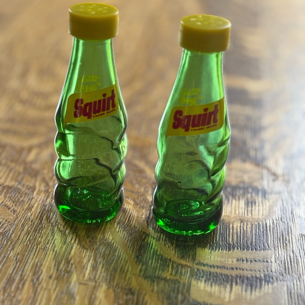 Vintage Retro Squirt Green Glass Salt & Pepper Bottles